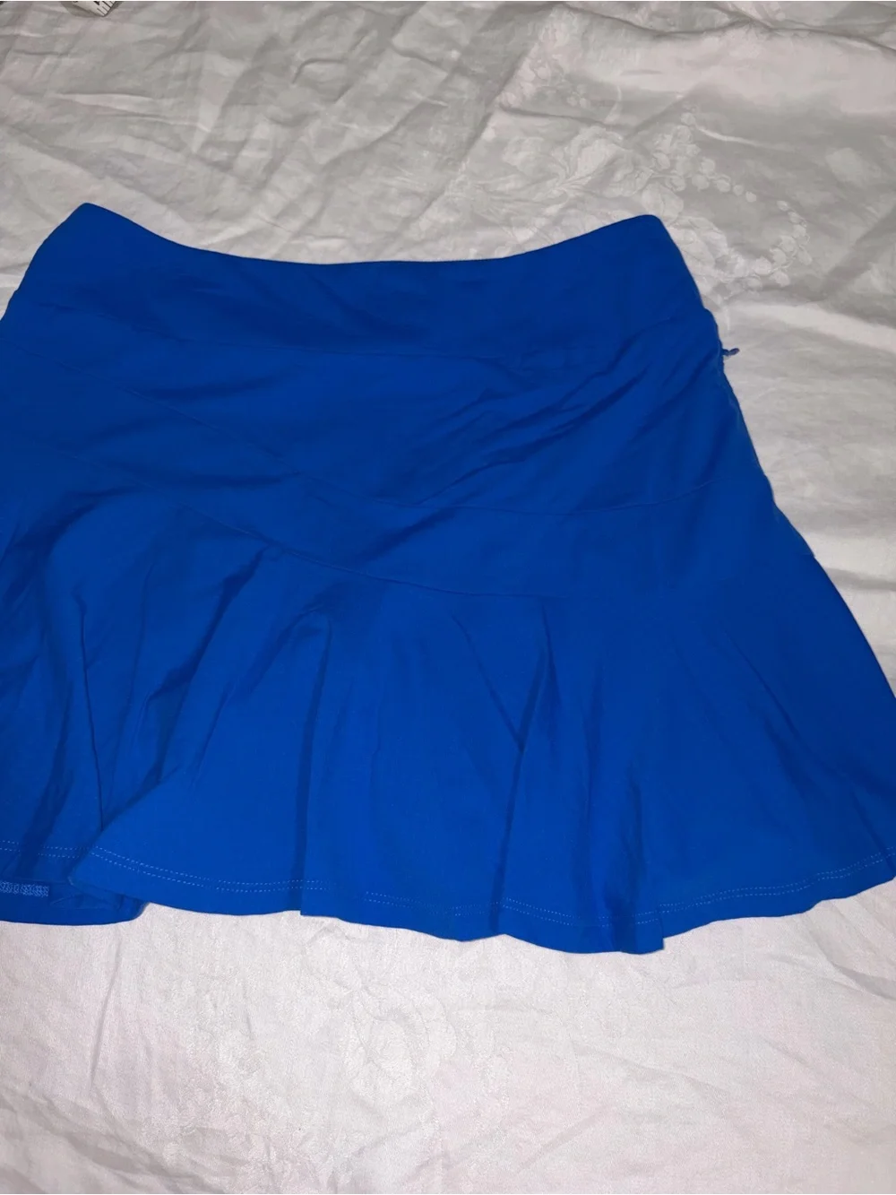 Like new IBKUL Flounce Skort in bright blue